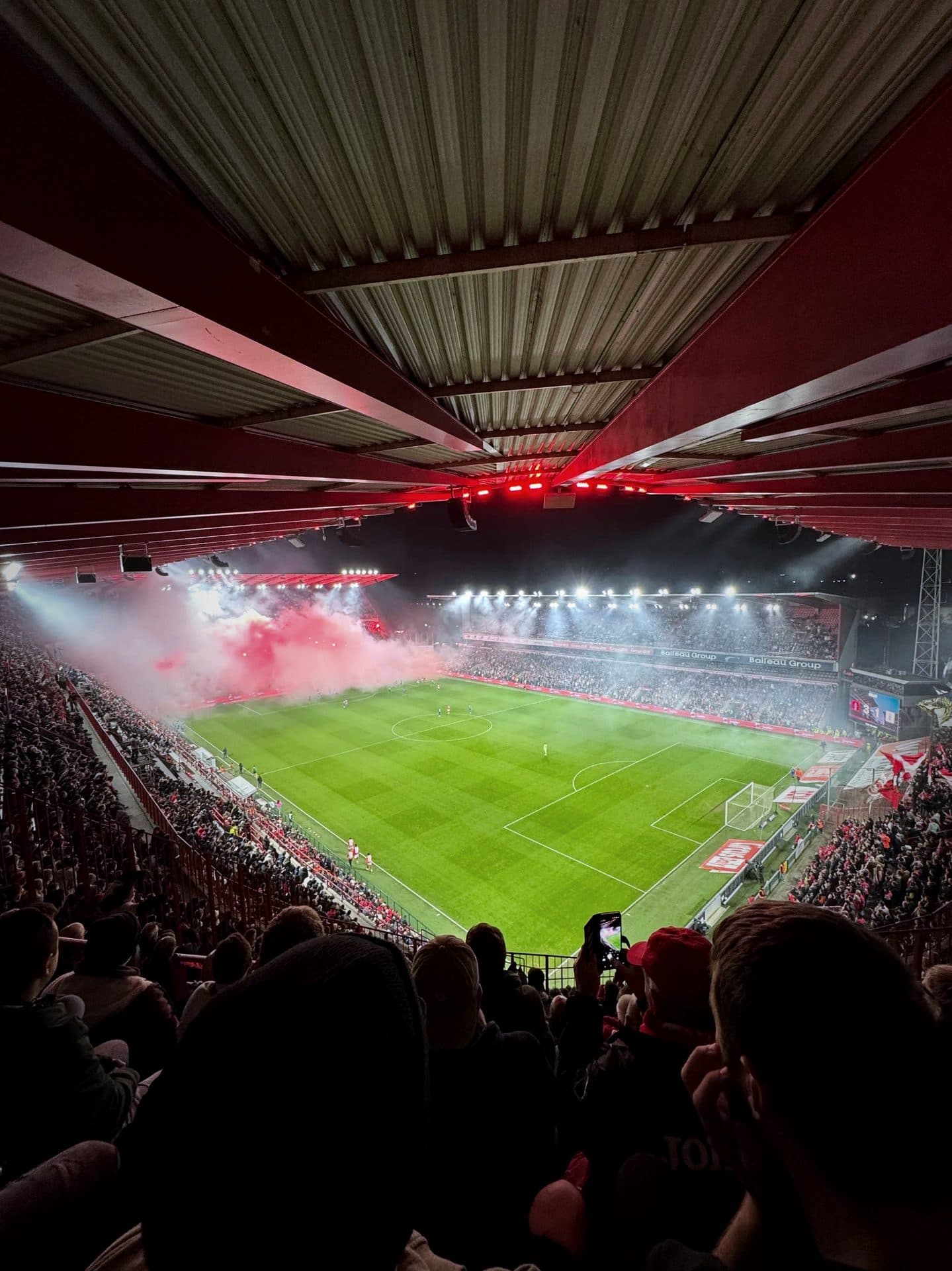 Standard Liège header